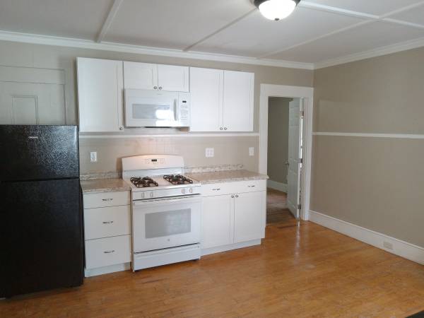 $1,400 / 1br - Spacious 2nd floor 1 bedroom (Rochester)63932188630402121
