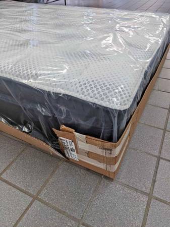 Must Sell New Mattress 1