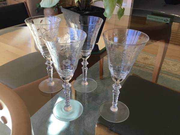 Crystal Stem Wine Glasses 1