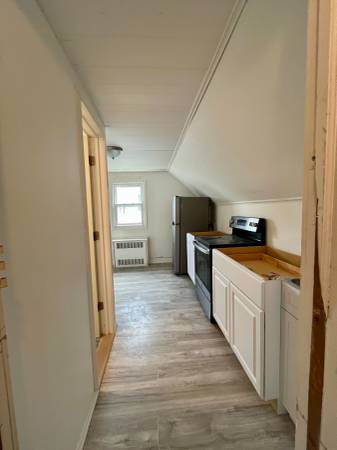 $1,700 / 1br - One bed room apartment for rent (Albertson)63470859211265123
