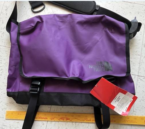 The North Face Base Camp Large Messenger Bag - NWT Never Used - Purple 1