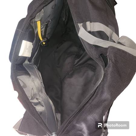 ★入手困難・希少★　オークリー　MTBバックパック　TOOL‐BOX 0000001162149_r1_02.jpg