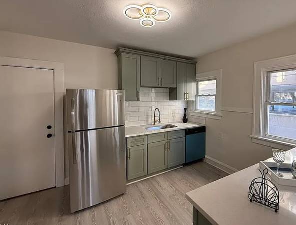 $1800.00 / 3br - 11416 Clifton Blvd #163860363802497124