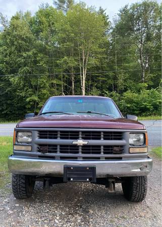 '97 K2500 4×4 con enganche para quitanieves - $2500 (Bellows Falls VT)629729454179851214
