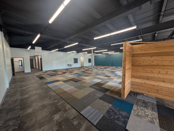 $5.350 / 4480ft2 - Espacio disponible ahora para gimnasio, danza, yoga, oficina, comercio minorista. 4.480 pies cuadrados (Appleton)64163322240515123