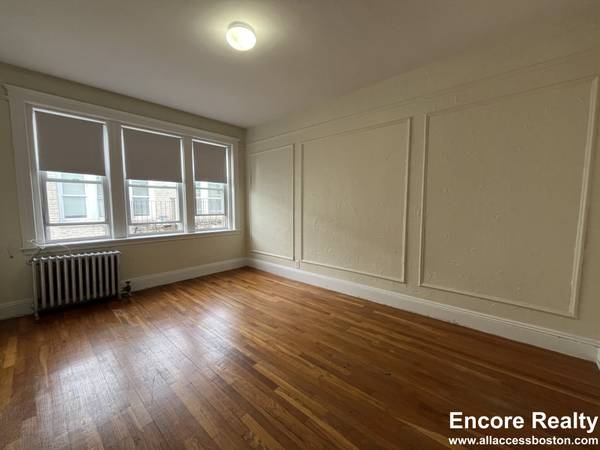 $2,295 / 2br - 700ft2 - [ASAP] NO FEE + $200 Cash Bonus, 1 Bed Split, Heat+HW Incl, Cats OK (Brighton/Cleveland Circle)63817539731073122
