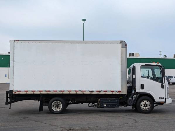 2018 Isuzu NPR HD 16FT - Photo 8