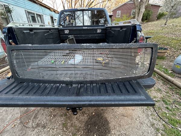 Chevy or gmc grill 1
