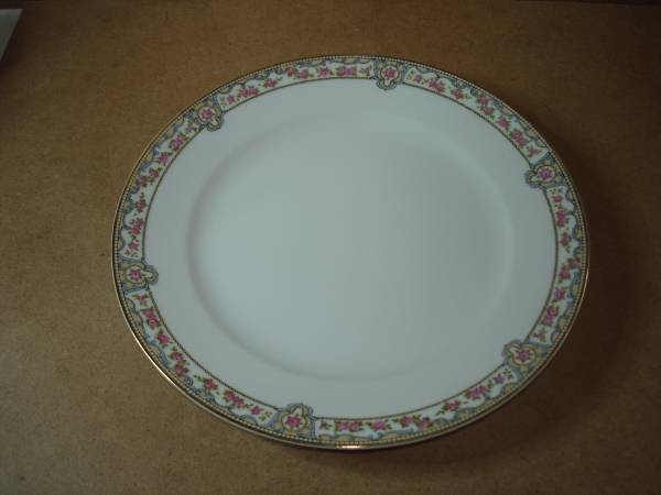 12 Noritake dinner plates, Portland pattern 1