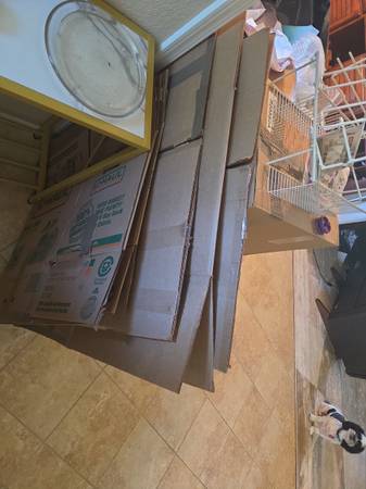 Moving boxes,paper,bubble wrap 1