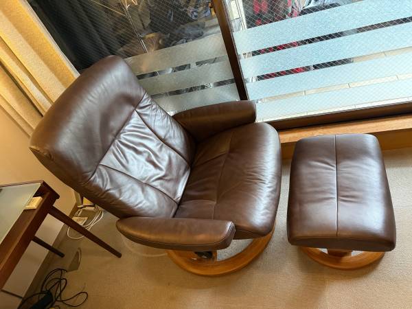 Ekornes - Stressless Lounge Chair w/ottoman - furniture - by