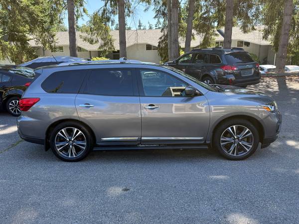 2017 Nissan Pathfinder Platinum Sport Utility 4D - $10,950 (Edmonds)63617880030467121
