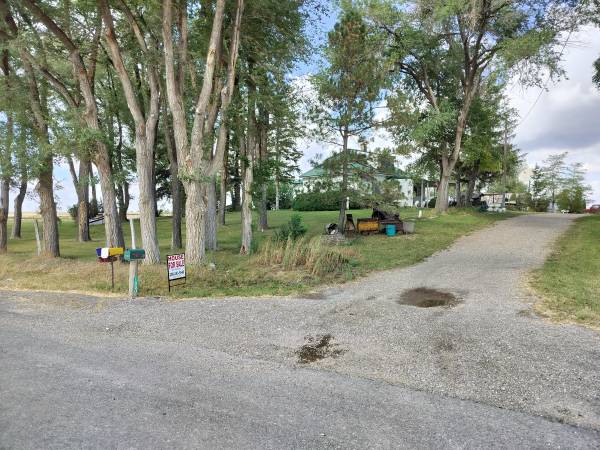 $325,000 / 2br - 1950ft2 - Pingree Idaho - Farmhouse on 4 acres (Pingree, Idaho)63952519798403120