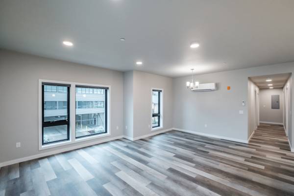 $3,300 / 3br - 1255ft2 - Move In Special - $500 Off! New Apartment Near Campus & Downtown!63624860033667123