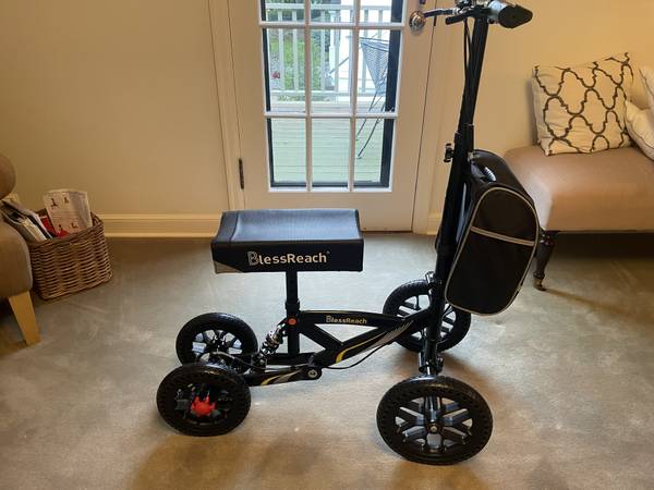 BlessReach mobility aid — steerable knee-platform scooter, like new 1