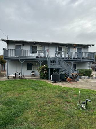 One Bedroom/One Bathroom Apartment Near Beach - $2100 1