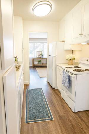Unbeatable Urban Living-Walk-In Closets & Poolside Bliss 1