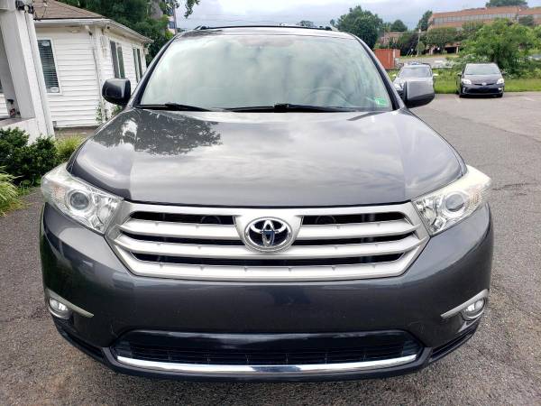 2011 Toyota Highlander Base 4WD COMPLIMENTARY 3 MONTH WARRANTY! - $11,900 (+ AUTO BANK II - GOOD/BAD/NO CREDIT OKAY!)63487240045313121