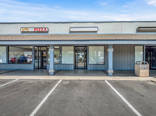 $1,500 / 1000ft2 - Park Village West Shopping Center: Newly Remodeled & Move-In Ready (Dinuba, CA)63809864507393121