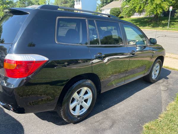 2010 TOYOTA HIGHLANDER SPORT UTILITY - $10,000 (MANASSAS)63616738255489122