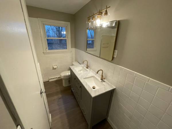 $2,500 / 2br - 850ft2 - Recently Renovated 2-Bedroom Duplex (Windham, NH)63656262606849124