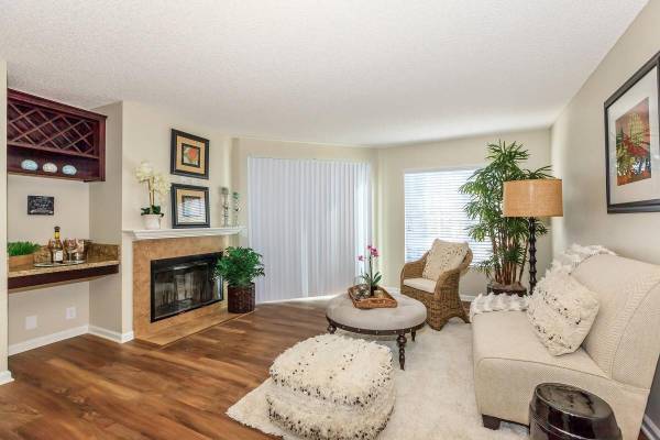 $2,895 / 3br - Arezzo Apartments! BEAUTIFUL 3x2! Laundry Hookups, Pool, Fitness Room! (Escondido)63701723308929120