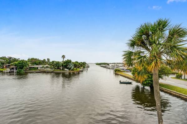 $1,780 / 1br - 627ft2 - Spooktacular Special Move In Today Pay No Rent Till November (South Pasadena, FL)63991085809667121