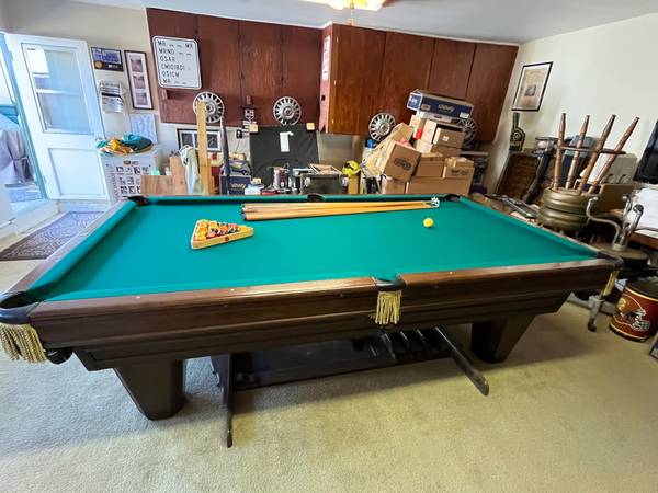 Oversized 8 foot Brunswick Heritage Pool Table 1