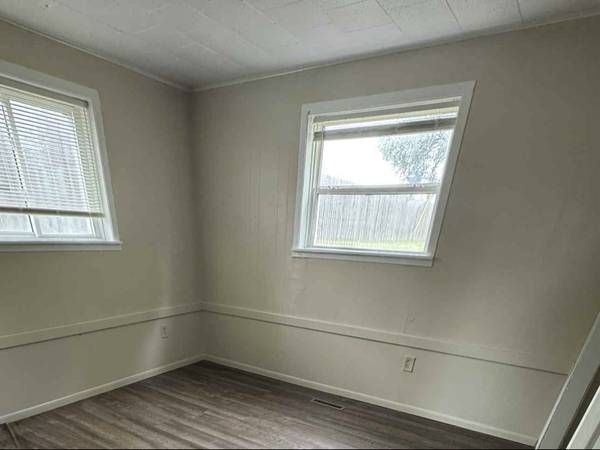 $850.00 / 2br - 900ft2 - 2 bedroom apartment in Shepherd - $850/mo - MI63793453814787123