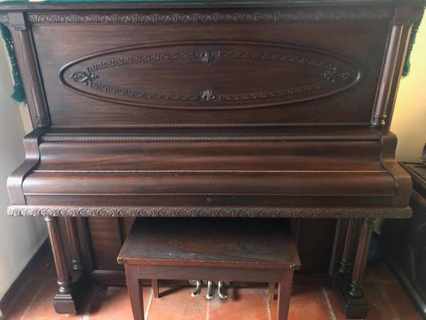1912 ANTIQUE UPRIGHT PIANO