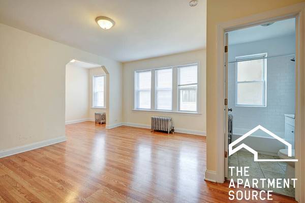 $1,395 / 450ft2 - My Favorite Studio in Logan Square! Sep Kitchen, Cats OK (Logan Square)63959875117698120