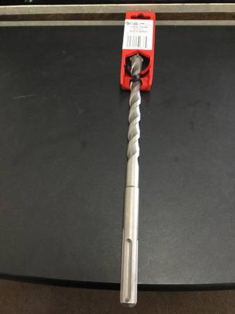 MILWAUKEE broca de carburo SDS-MAX de 1 in. x 21 in. con 4 cortadores - $45 (Escondido)63471474912257121