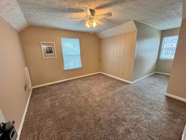 Bedroom Just Outside the City (unfurnished) 1