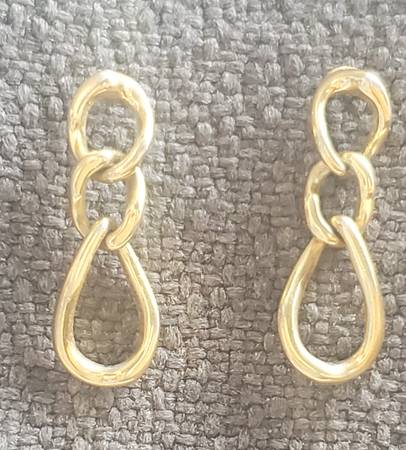 Monet Twisted Link Earrings 1