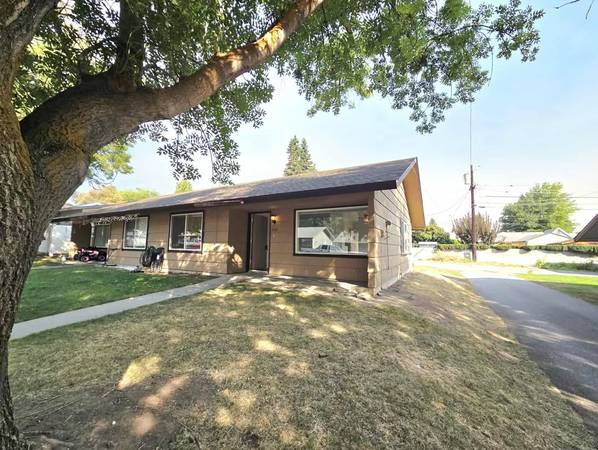 $1,625 / 2br - Cute 2 Bedroom Duplex in Cherry Manor! (1240Da) (Wenatchee)63808971182849120