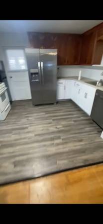 Two bedroom, 1 bath, full luandry rental 1