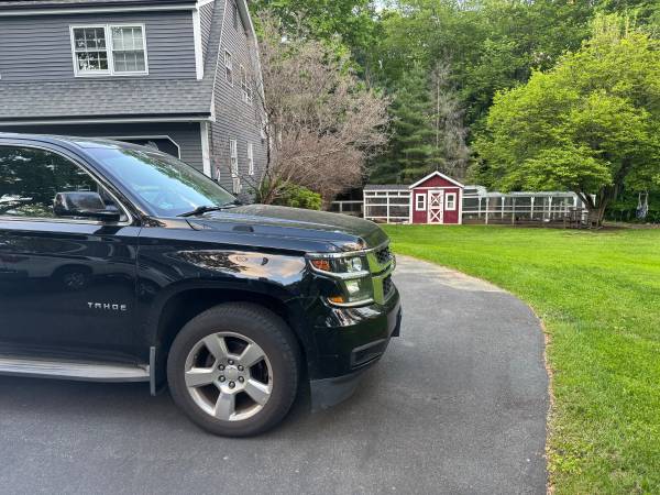 Chevrolet Tahoe 2015 - $17,995 (Newtown)63614560940803122