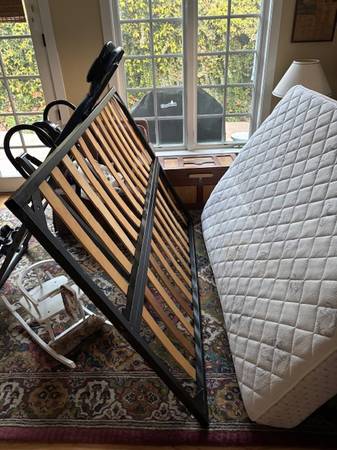 Bed Full Size Free 1