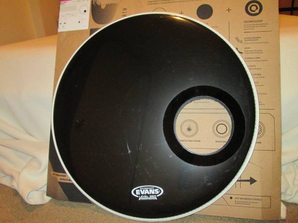 EVANS EQ3 RESO 20" BASS DRUM HEAD 1