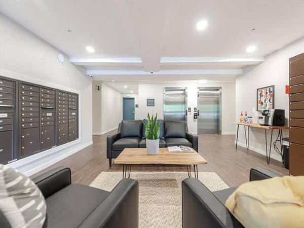 $1,400 / 1br - 630ft2 - Our Urban 1-bedroom homes will WOW you. Stop in TODAY! (Fisher's Landing)64039059386241122