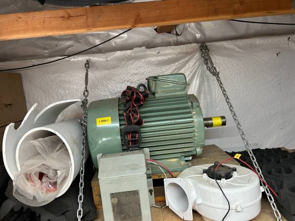 30HP (22KW) IEC 160 frame 3ø Electric Motor 1