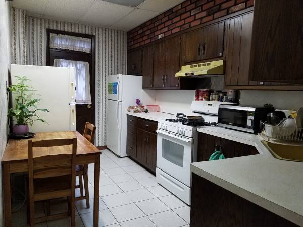 $960 / 4br - 120ft2 - Large room for rent. New Renovated (Ridgewood)63930273929730124