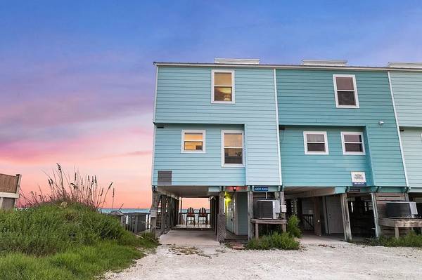 $860,000 / 2br - 1296ft2 - 2bd 2ba/1hba Townhome for Sale in PORT ST. JOE63924682620930120