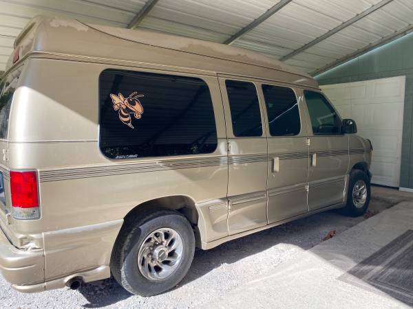 2000 HANDICAP ASSESSABLE VAN 1
