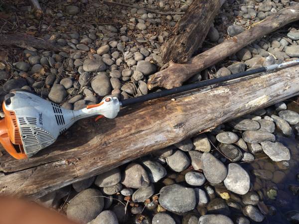 Stihl HT56C Pole saw 1