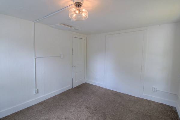 $120,000 2-unit home with LAND CONTRACT TERMS AVAILABLE! (Kalamazoo, MI)64151605282818123