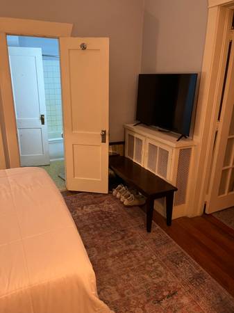 $940 / 1br - 590ft2 - Downtown Moscow 1bed/1ba (Moscow)63980821798915124