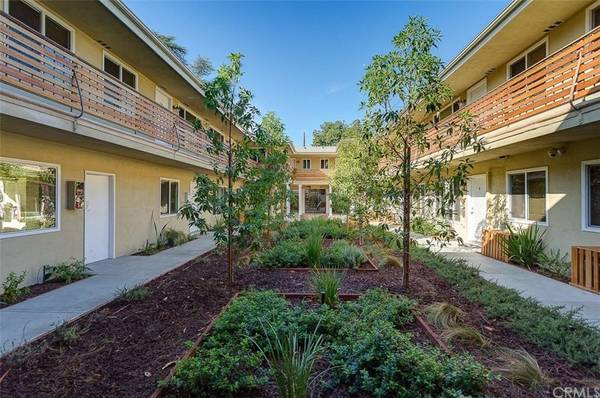 $2,245 / 1br - 708ft2 - Courtyard, Ceiling Fan, Covered Parking (296 N Oakland Ave, Pasadena, CA)63700899410947124