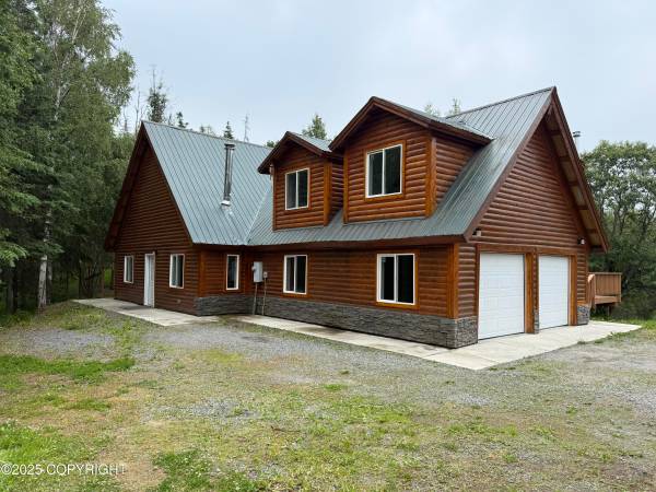 Authentic Alaskan Log Home Retreat! 1