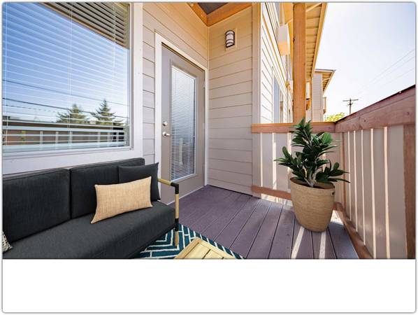 $1,590 / 2br - 850ft2 - Gorgeous 850 Sq Ft, 2 Bed / 2 Bath near public transportation (Salem)63660413067011120